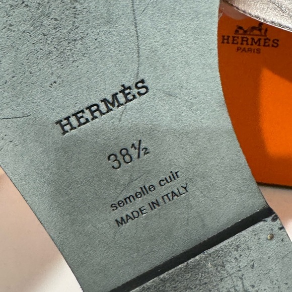 Hermes Silver Leather Sandals Oran leather mules silver size 38/5 - Picture 2 of 14